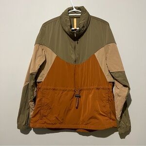 Lululemon Evergreen Anorak pull over jacket size 10